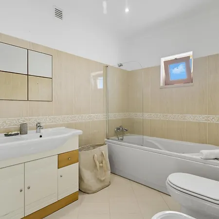 Surf - 3 Bedrooms - Sea View